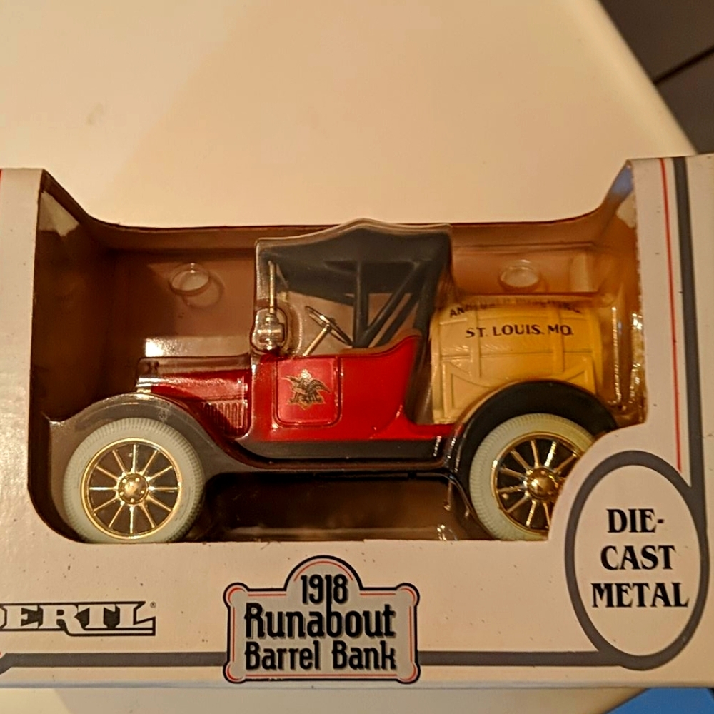 HOST PICK   NEW ERTL DIE CAST MODEL